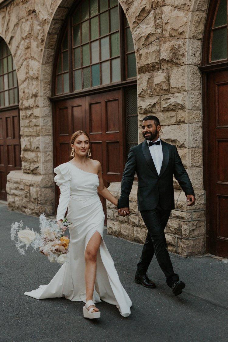 ML2207 - Wedding Boutique
