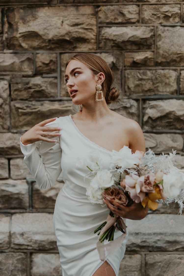 ML2207 - Wedding Boutique