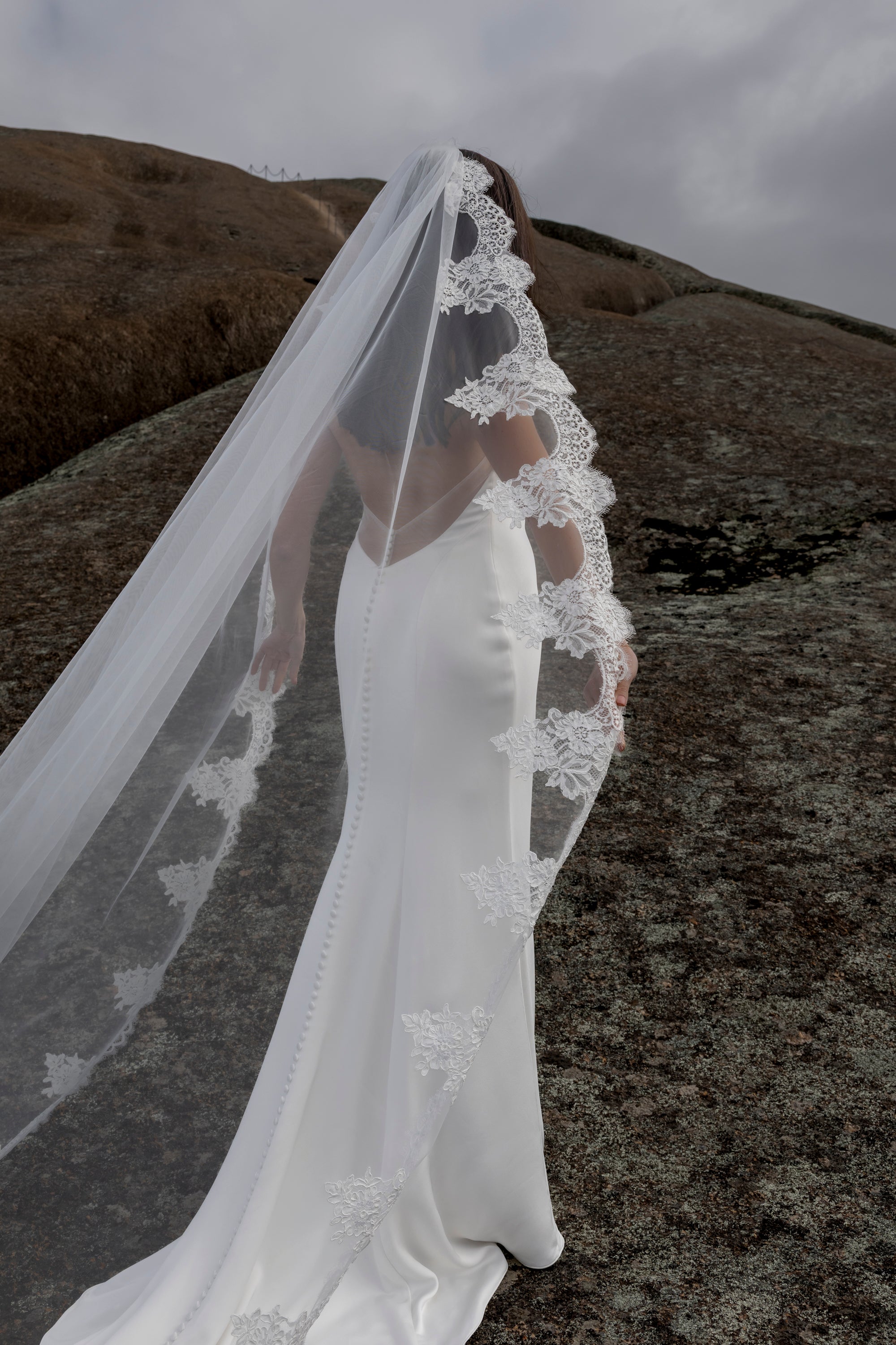 Scarlett Veil