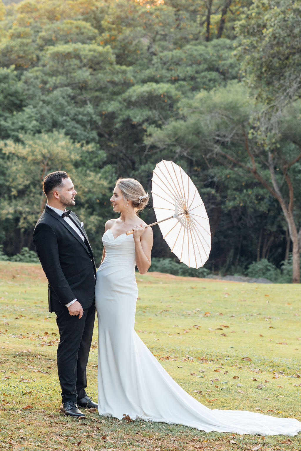 ARYA. UK8- Preloved Wedding Dress