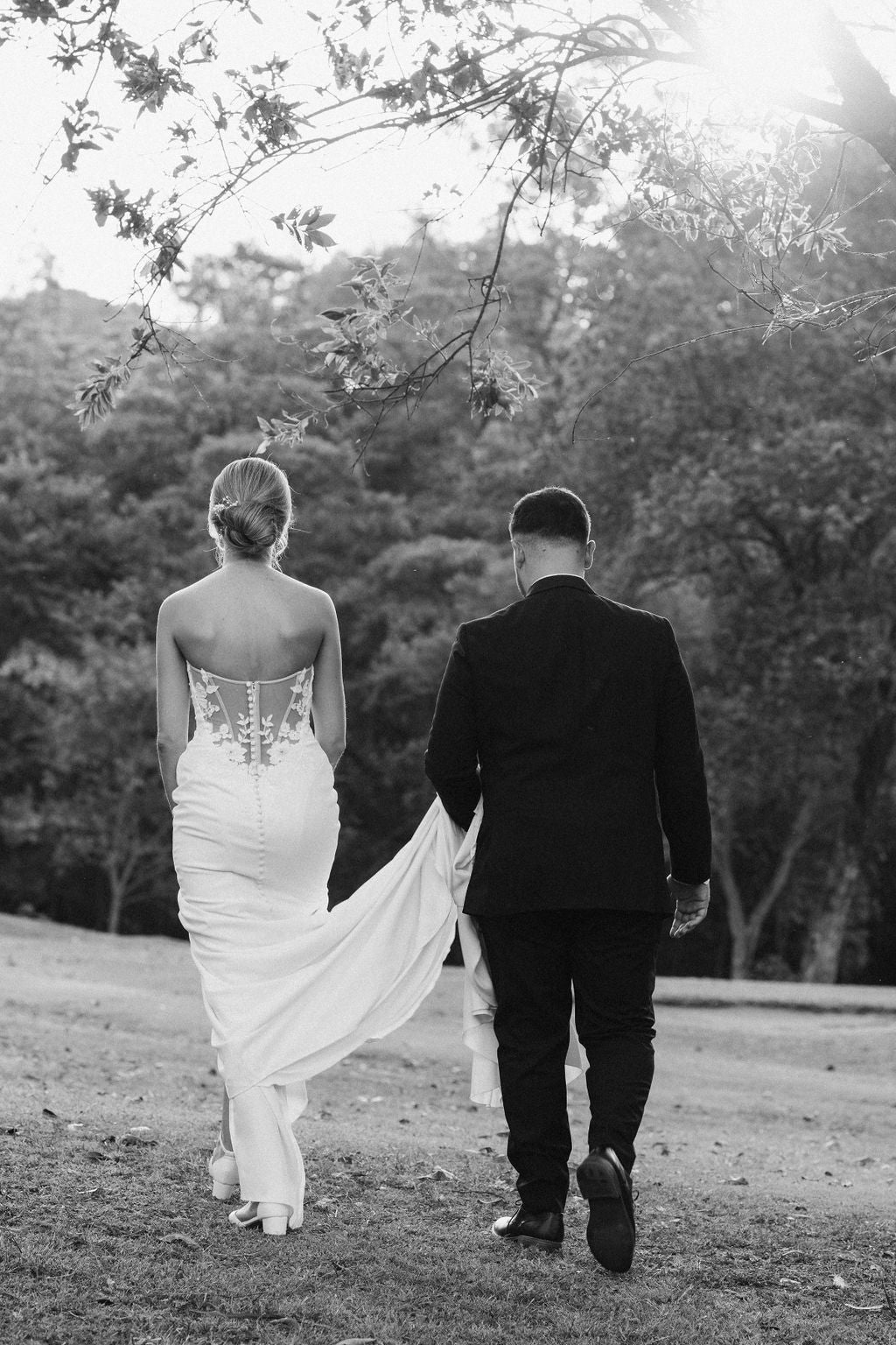ARYA. UK8- Preloved Wedding Dress