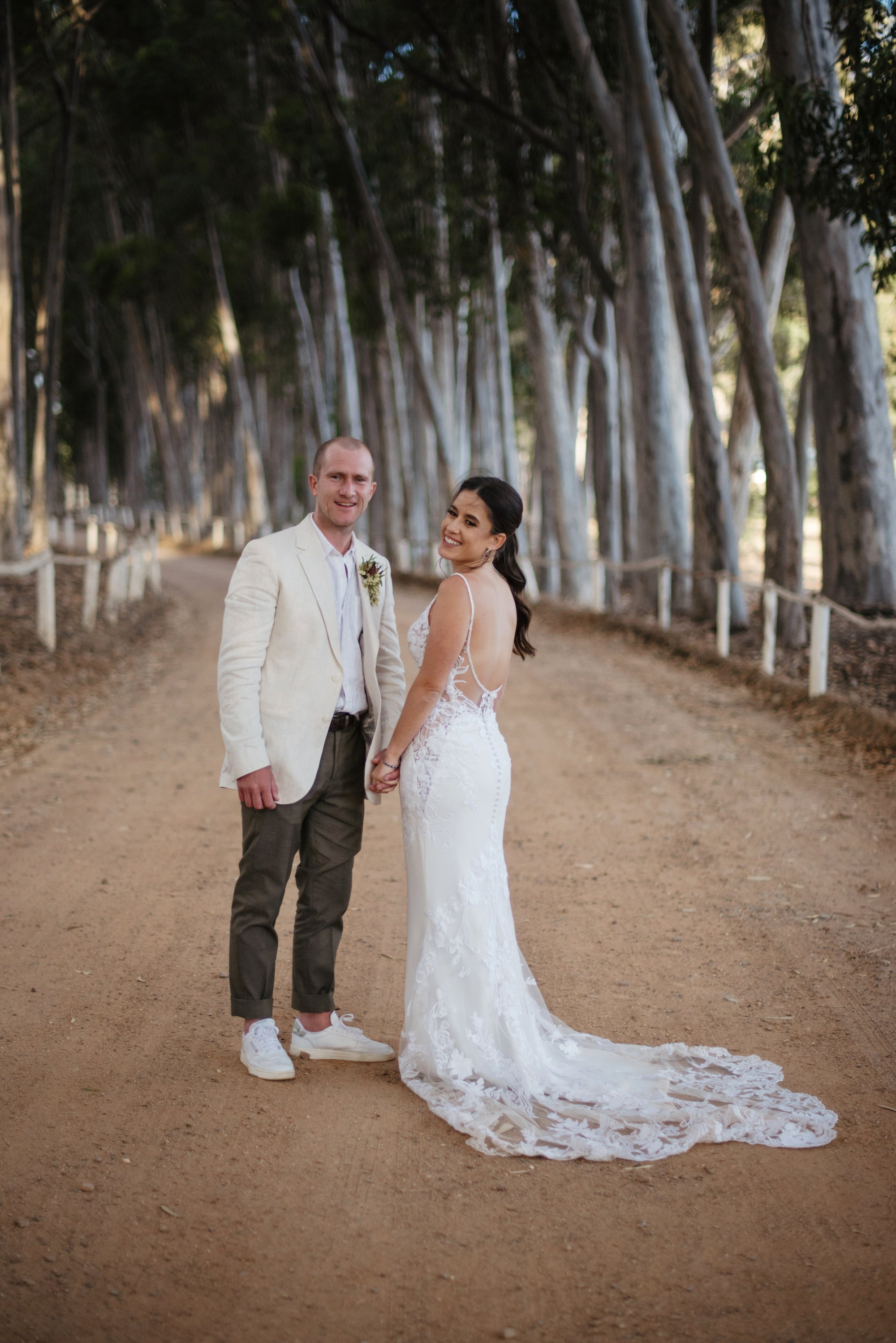 OMARI. UK10- Preloved Wedding Dress