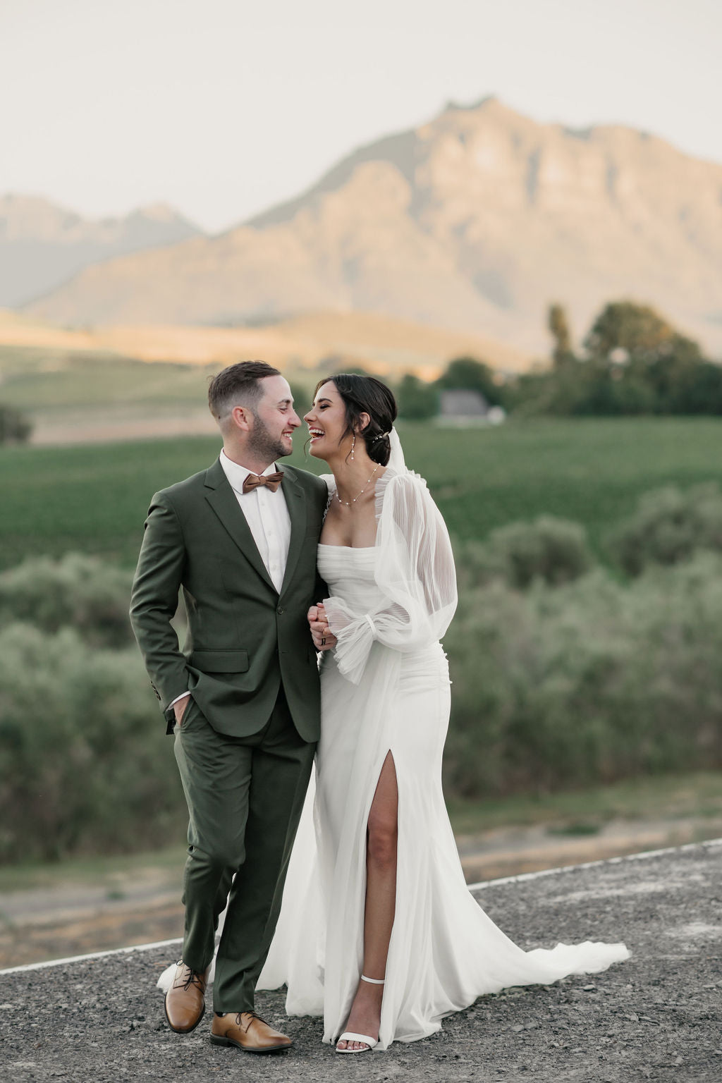 IXORA. UK8/10- Preloved Wedding Dress