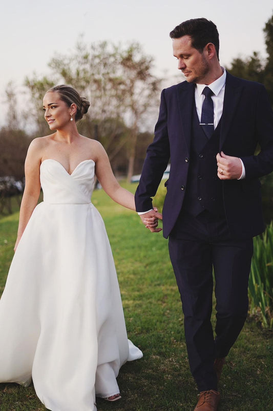 DANDELION. UK10 - Preloved Wedding Dress