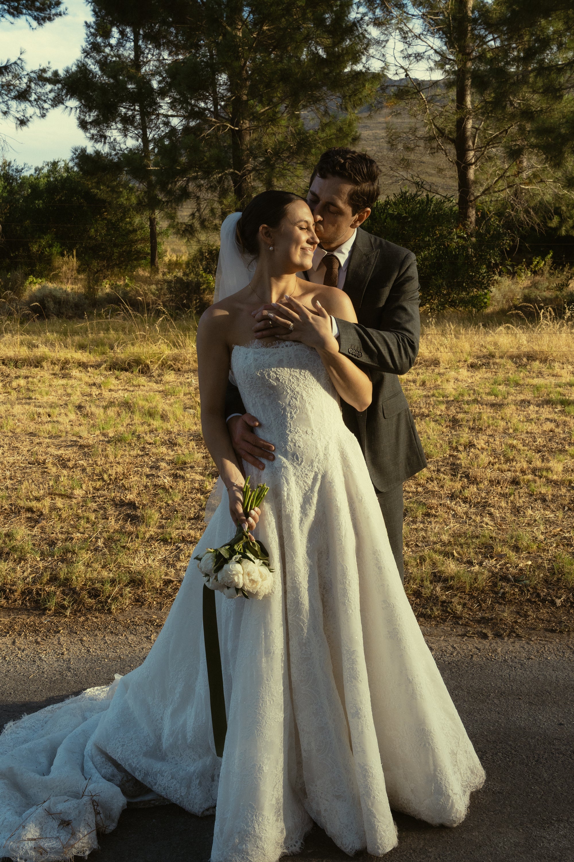 DAHLIA LACE. UK8- Preloved Wedding Dress