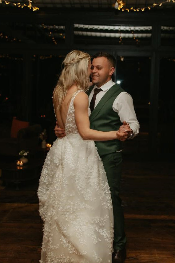 2446. UK10- Preloved Wedding Dress