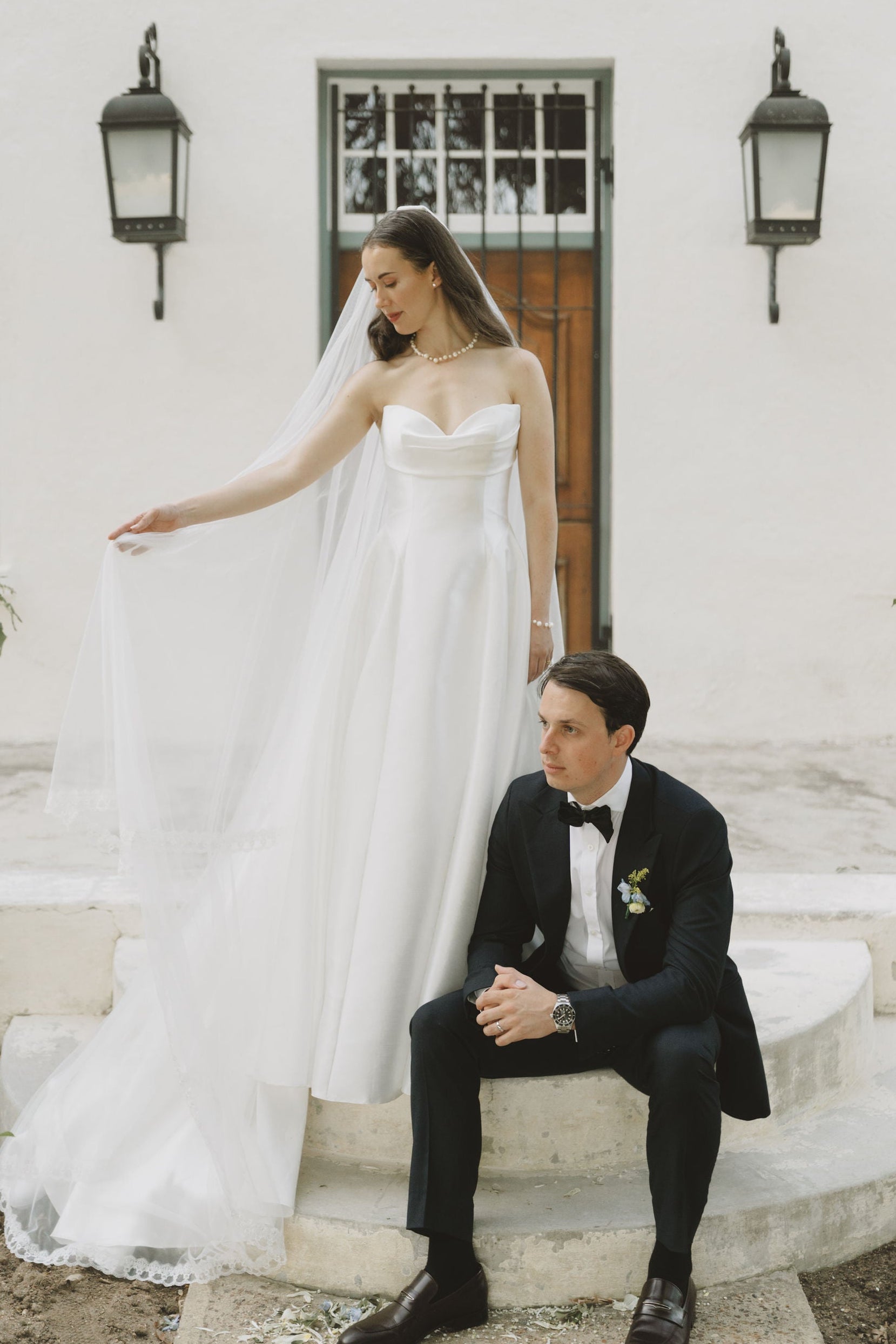 ROMINA. UK8- Preloved Wedding Dress