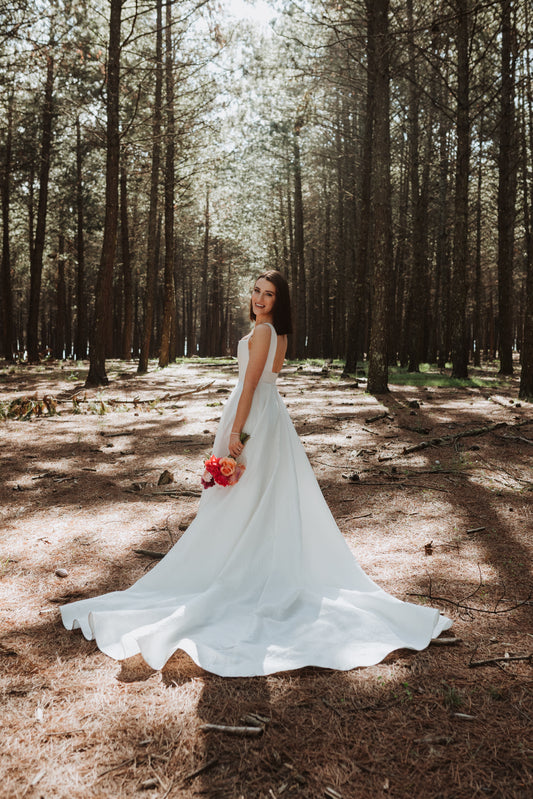 CATTLEYA. UK8- Preloved Wedding Dress