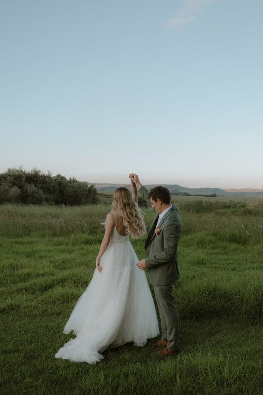 SANTOLINA. UK12 - Preloved Wedding Dress