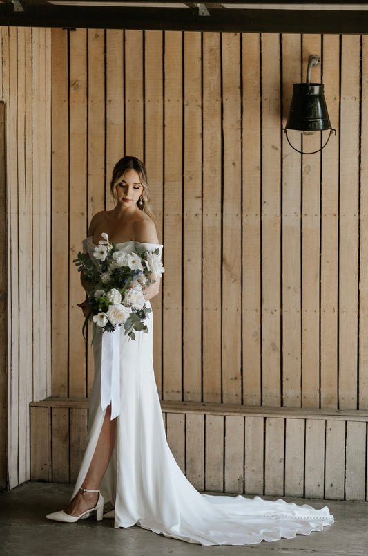 VIVIANA. UK12- Preloved Wedding Dress