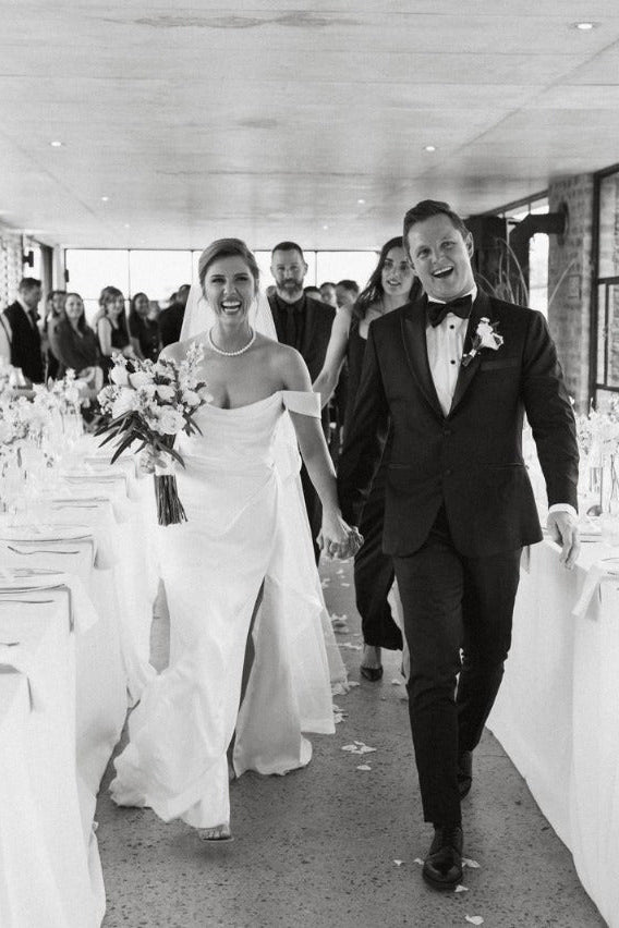 VIVIANA. UK8- Preloved Wedding Dress