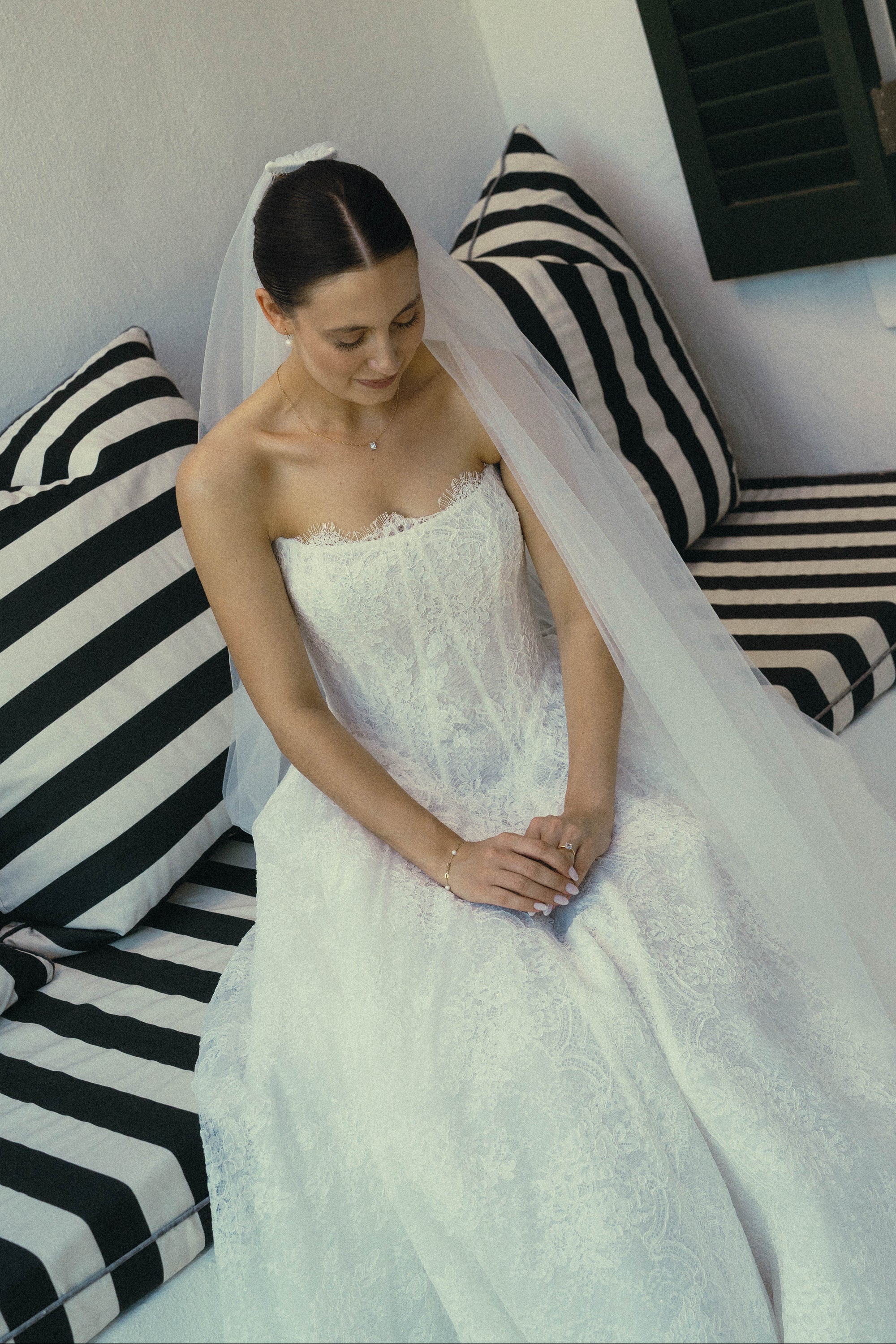 DAHLIA LACE. UK8- Preloved Wedding Dress