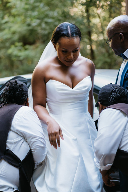 ROMINA. UK12- Preloved Wedding Dress