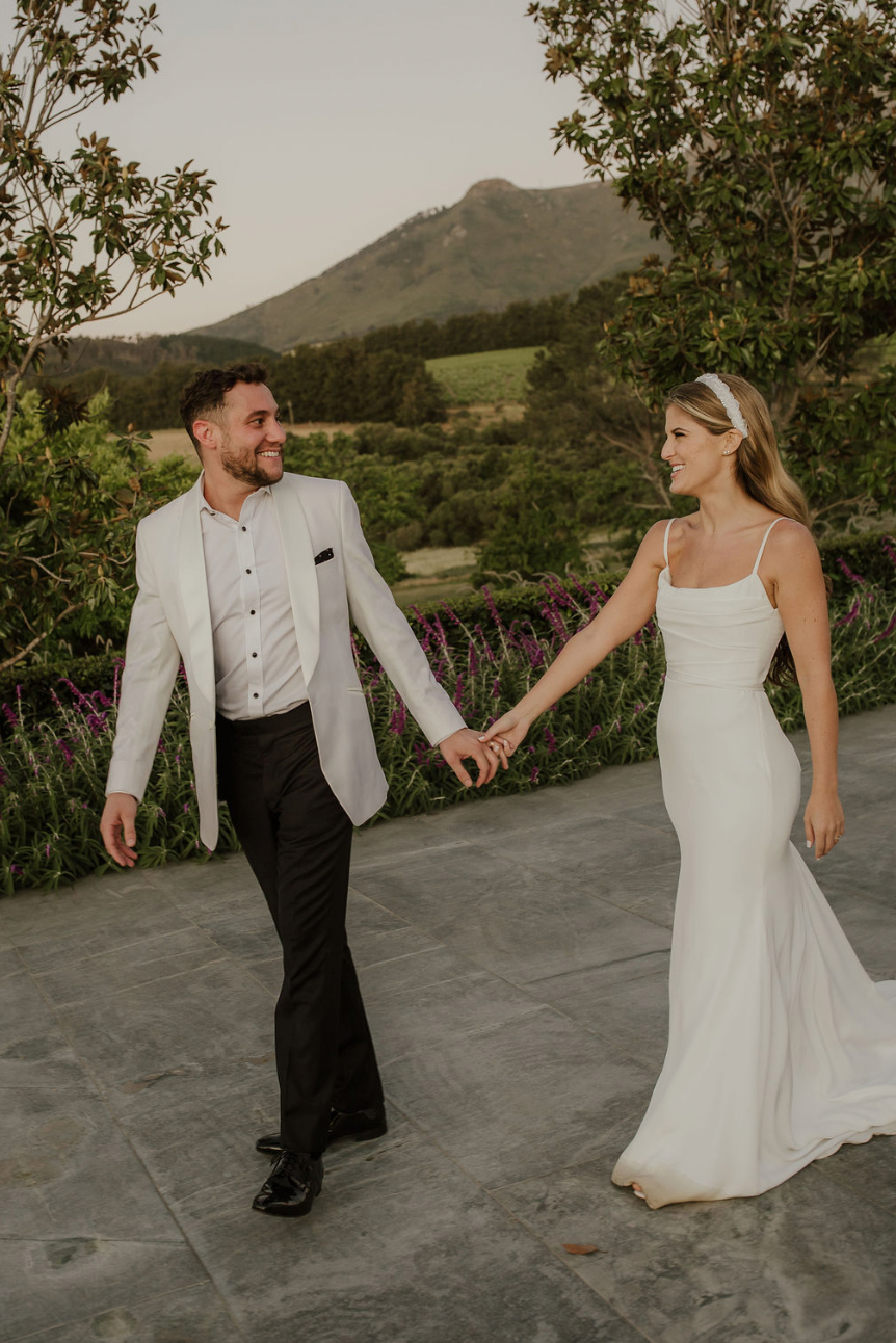 KERRIA. UK8 - Preloved Wedding Dress