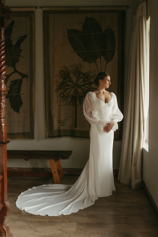 FREESIA. UK10- Preloved Wedding Dress