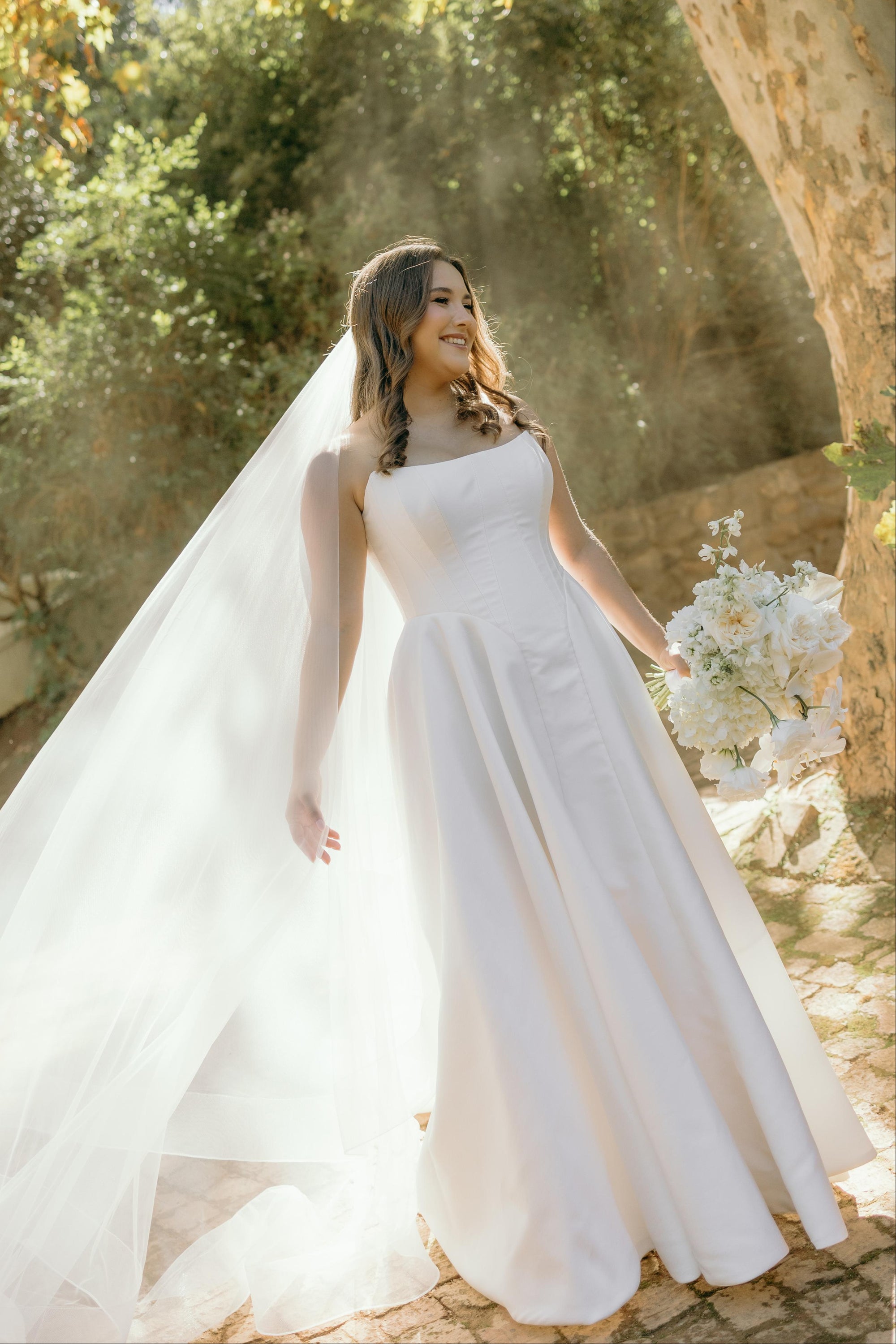 DAHLIA. UK14- Preloved Wedding Dress