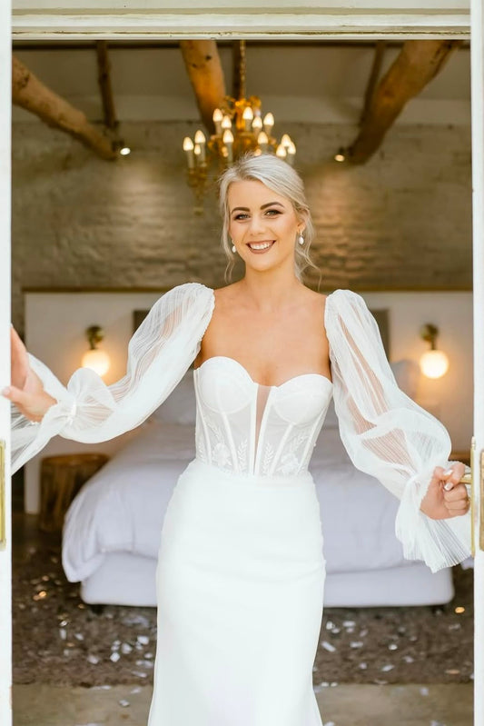 2345. UK6- Preloved Wedding Dress