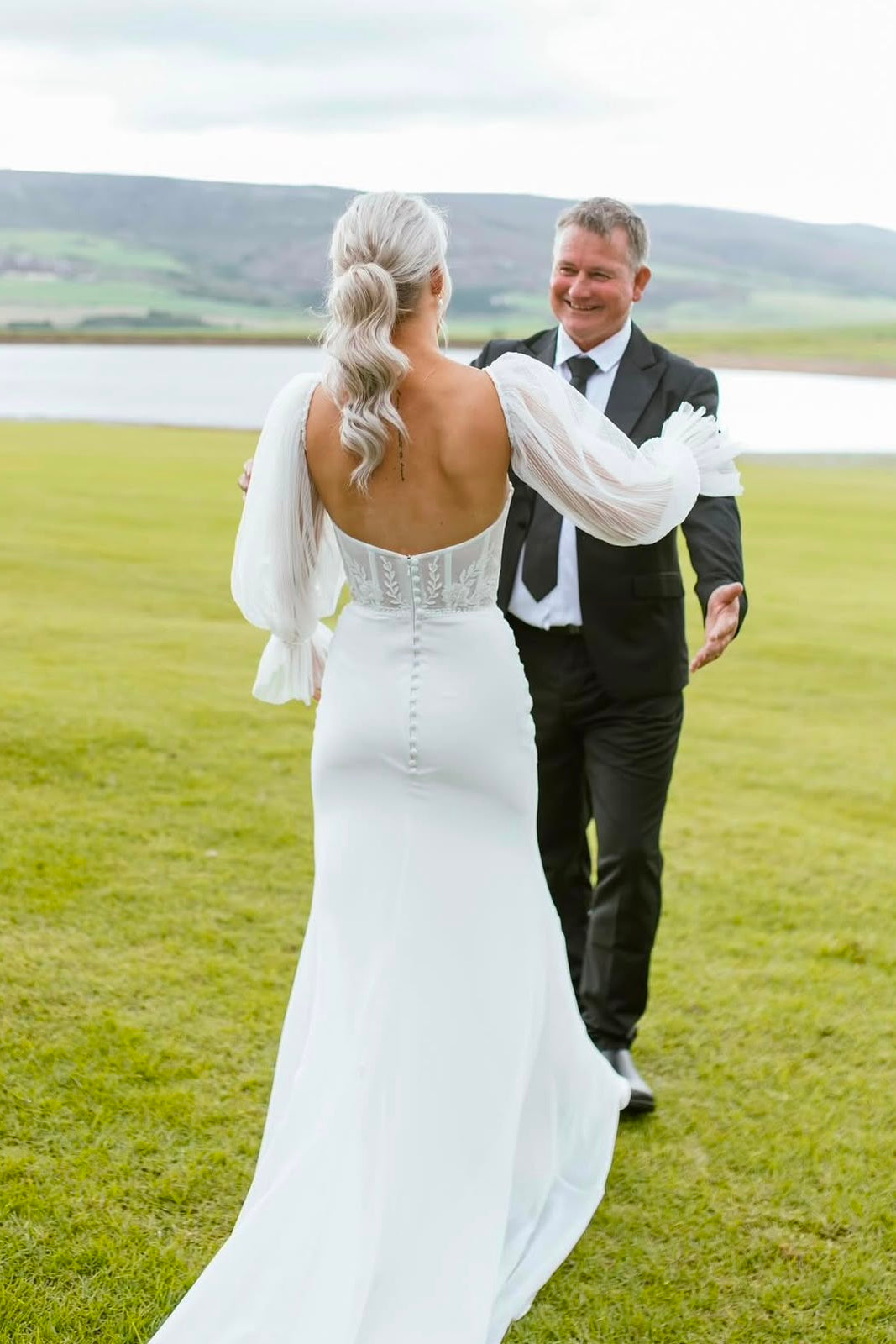 2345. UK6- Preloved Wedding Dress