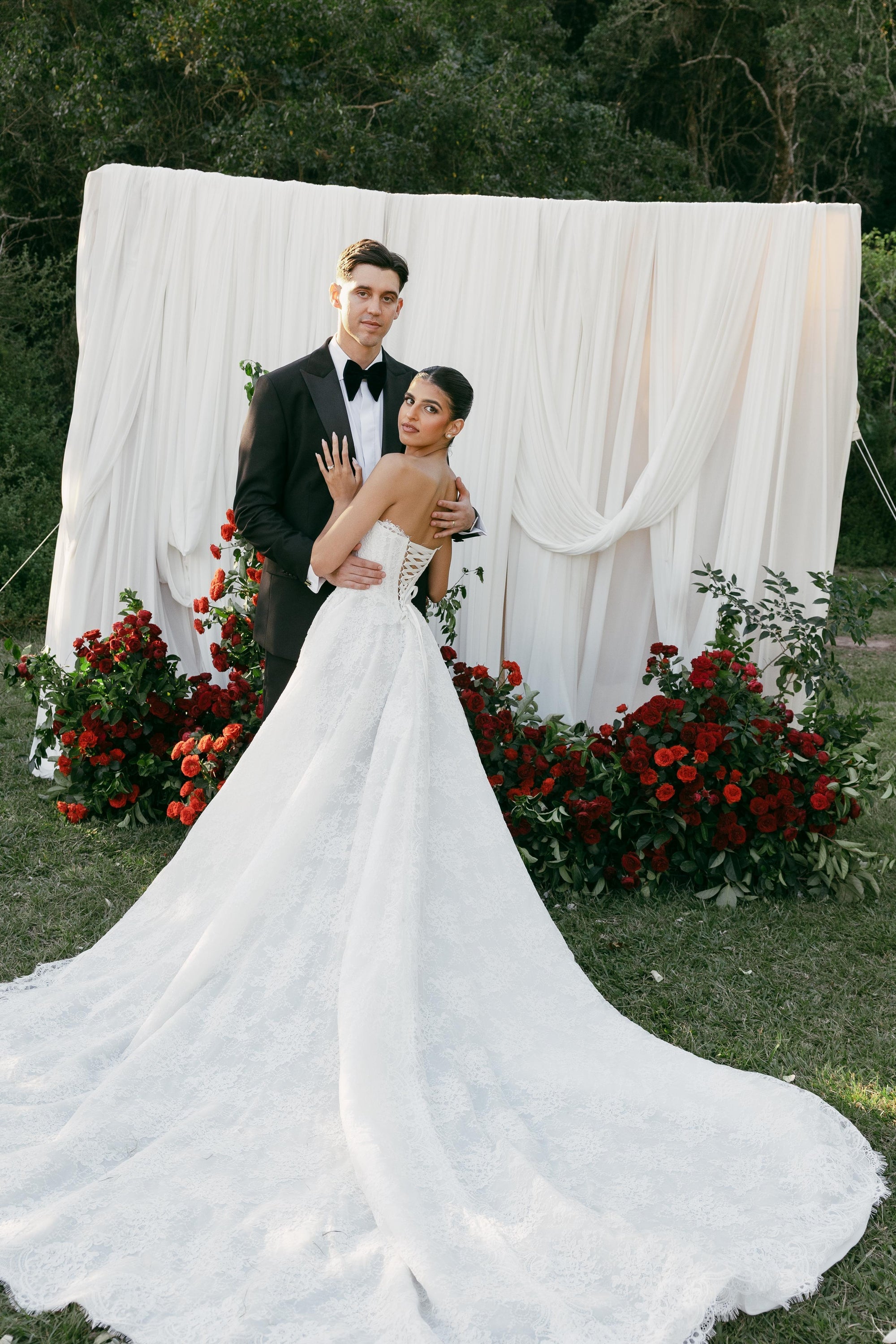 DAHLIA LACE. UK4- Preloved Wedding Dress