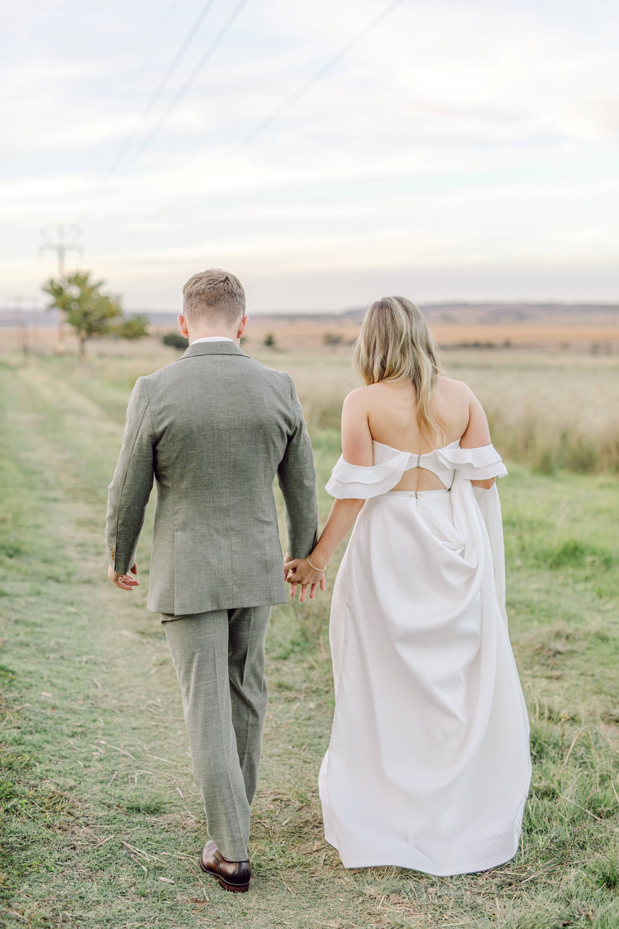 MIMOSA. UK12- Preloved Wedding Dress