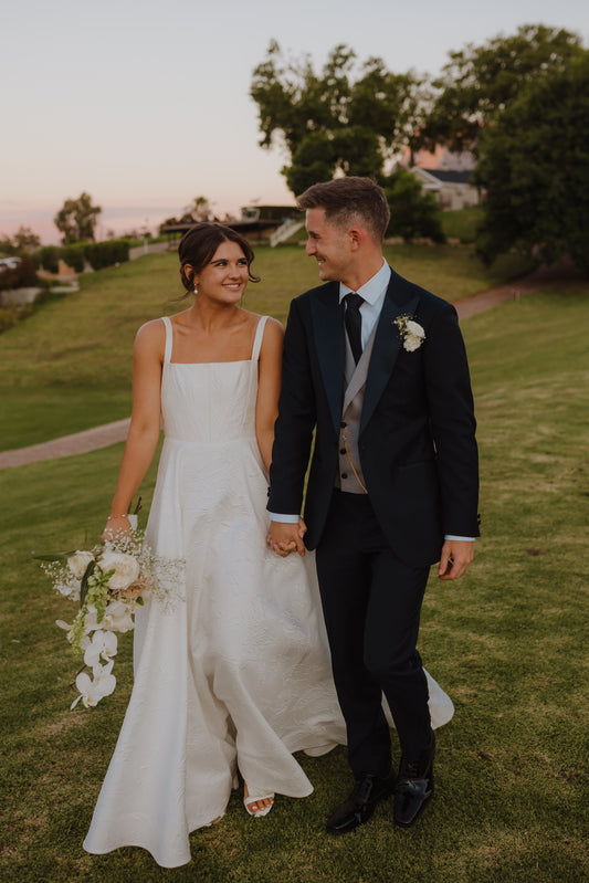 CATTLEYA. UK10 - Preloved Wedding Dress