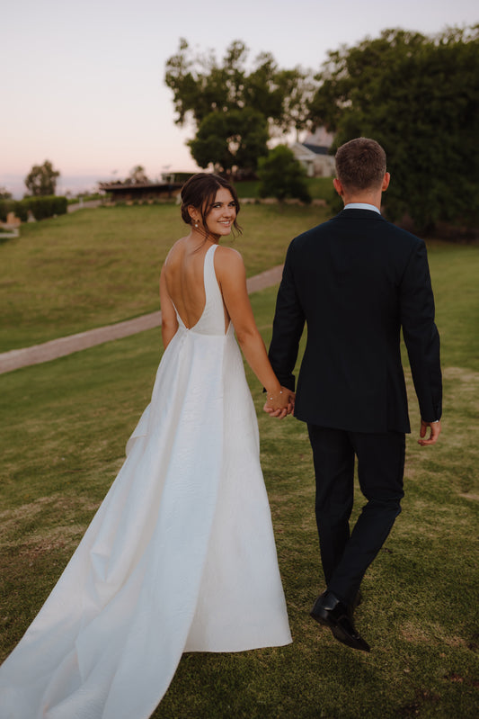 CATTLEYA. UK10 - Preloved Wedding Dress