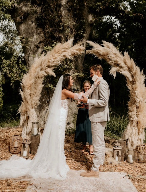 COSMOS. UK8/UK10 - Preloved Wedding Dress