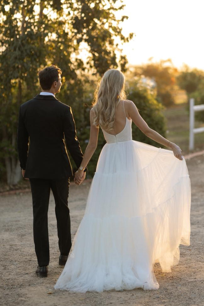 SANTOLINA. UK8 - Preloved Wedding Dress
