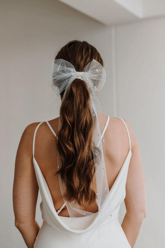 Pearl bow hairband